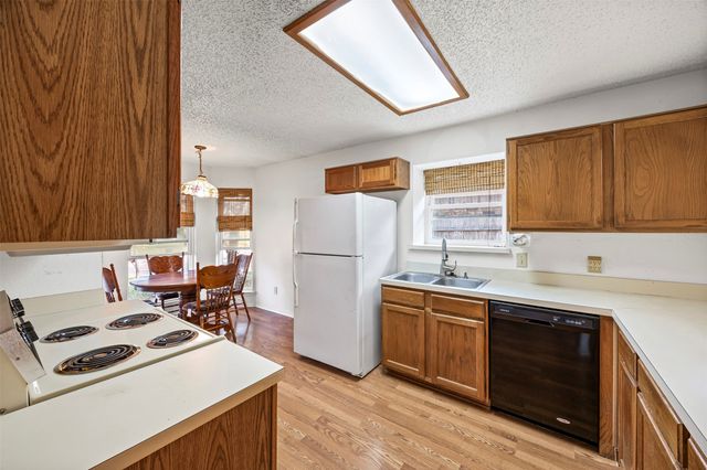 1528 Lincolnshire Way, Fort Worth, TX 76134