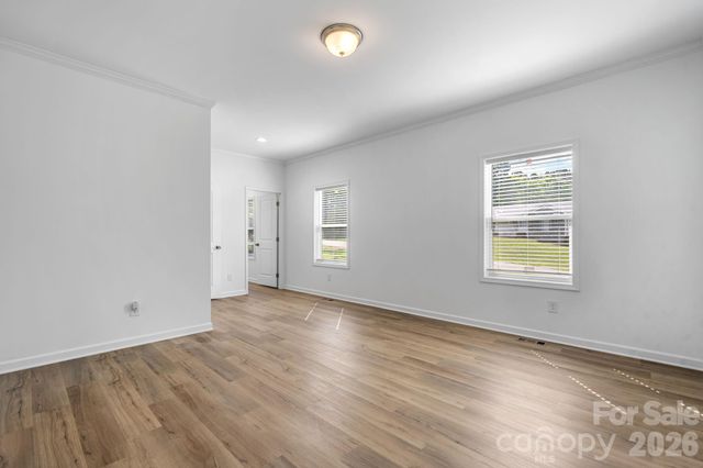 7006 Waterfront Place, Granite Falls, NC 28630