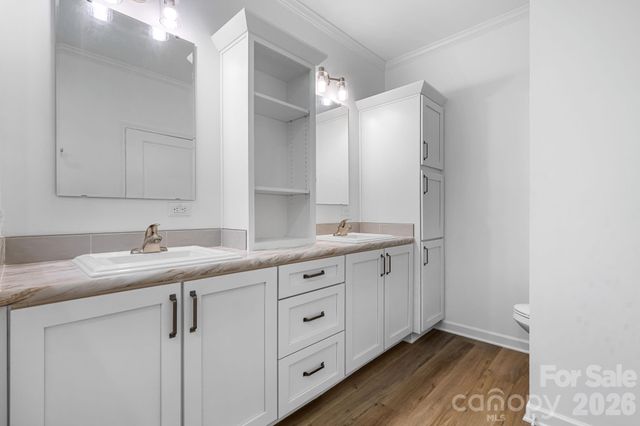 7006 Waterfront Place, Granite Falls, NC 28630