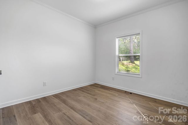 7006 Waterfront Place, Granite Falls, NC 28630