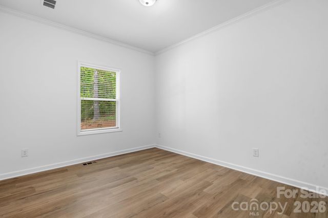 7006 Waterfront Place, Granite Falls, NC 28630