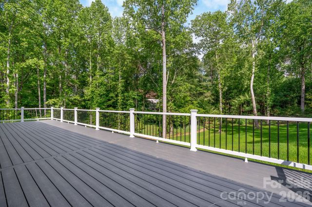 7006 Waterfront Place, Granite Falls, NC 28630