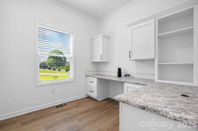 7006 Waterfront Place, Granite Falls, NC 28630
