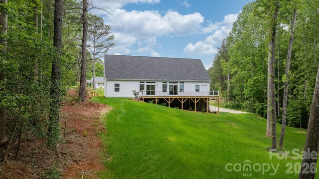 7006 Waterfront Place, Granite Falls, NC 28630