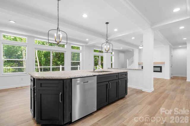 7006 Waterfront Place, Granite Falls, NC 28630