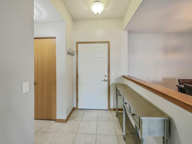 3135 Town Square Drive 104, Rolling Meadows, IL 60008