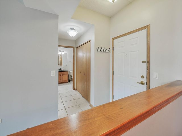 3135 Town Square Drive 104, Rolling Meadows, IL 60008
