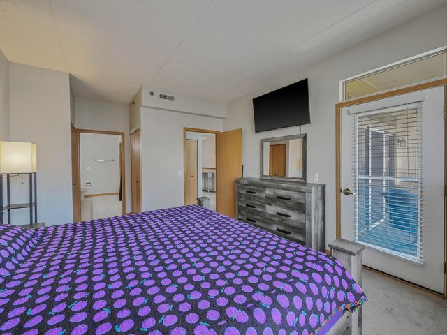 3135 Town Square Drive 104, Rolling Meadows, IL 60008