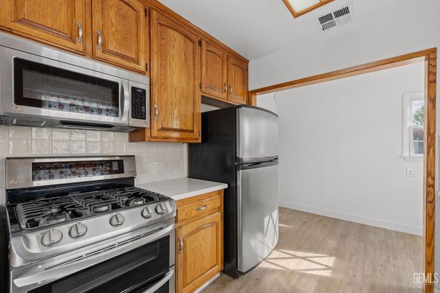 2416 Barnett Street, Bakersfield, CA 93308