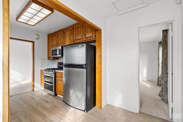 2416 Barnett Street, Bakersfield, CA 93308