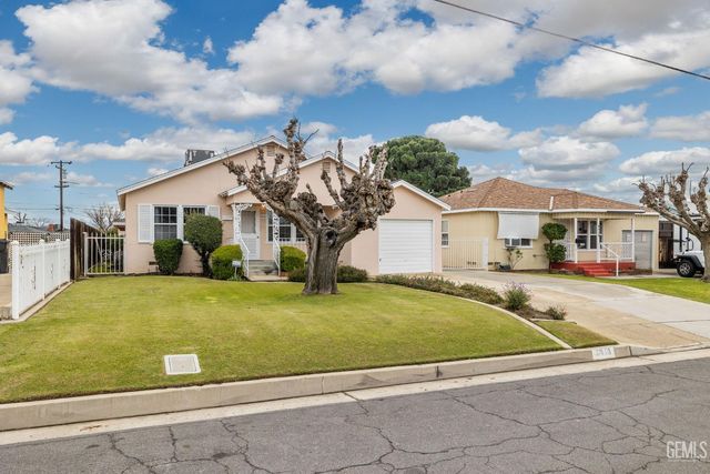 2416 Barnett Street, Bakersfield, CA 93308