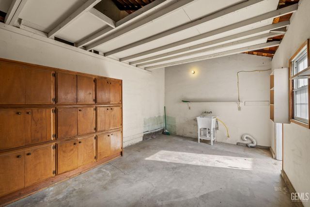 2416 Barnett Street, Bakersfield, CA 93308