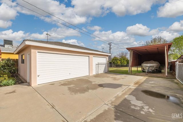 2416 Barnett Street, Bakersfield, CA 93308