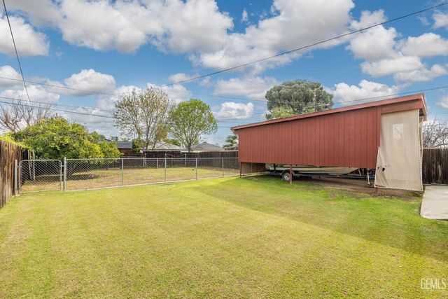 2416 Barnett Street, Bakersfield, CA 93308