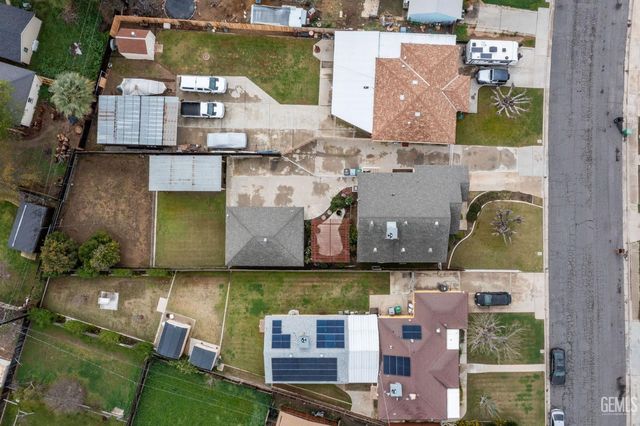 2416 Barnett Street, Bakersfield, CA 93308