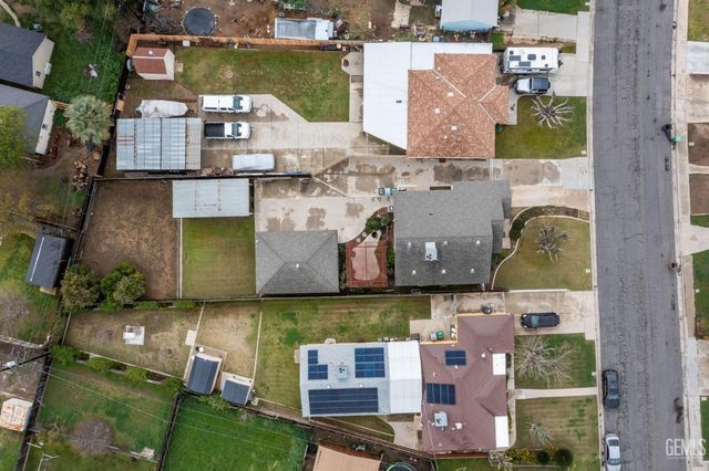 2416 Barnett Street, Bakersfield, CA 93308