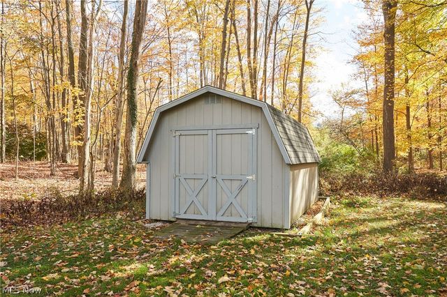 8585 Carmichael Drive, Chesterland, OH 44026