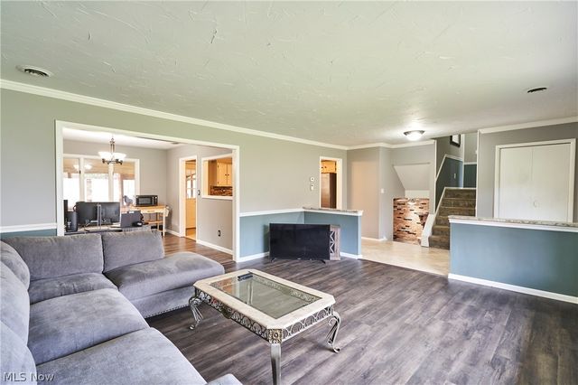 8585 Carmichael Drive, Chesterland, OH 44026