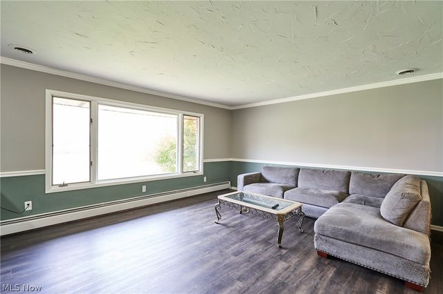 8585 Carmichael Drive, Chesterland, OH 44026