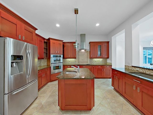 5819 IMPERIAL KEY, Tampa, FL 33615