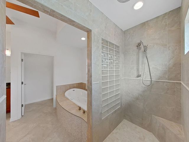 5819 IMPERIAL KEY, Tampa, FL 33615