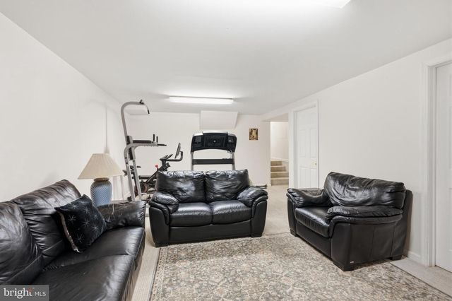 1132 LINDSAY LN, Rydal, PA 19046