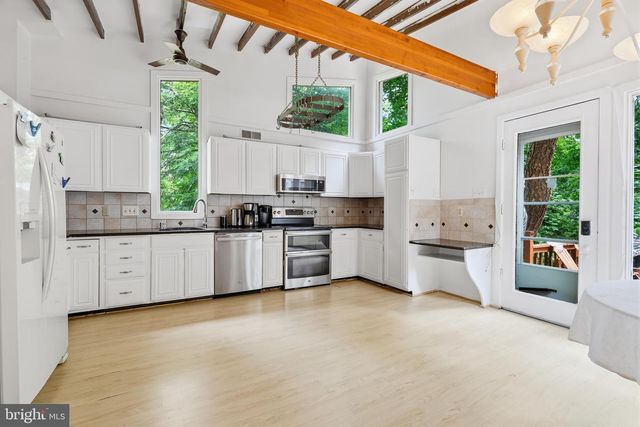 1132 LINDSAY LN, Rydal, PA 19046