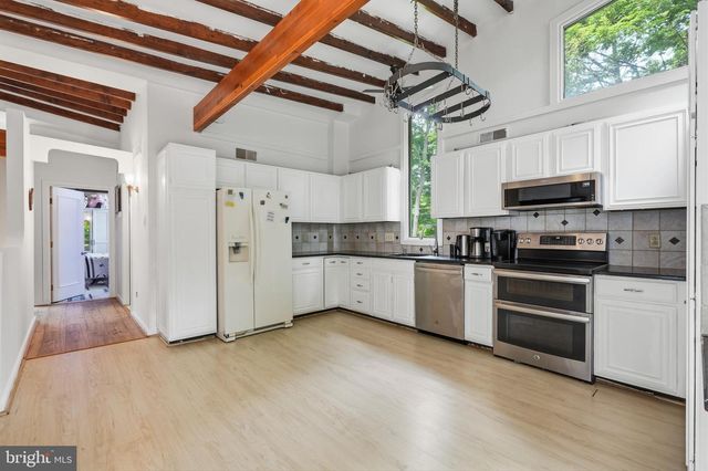 1132 LINDSAY LN, Rydal, PA 19046