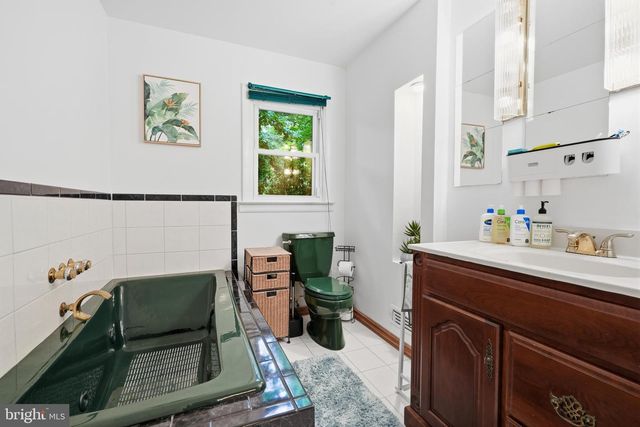 1132 LINDSAY LN, Rydal, PA 19046