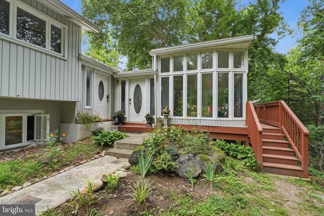 1132 LINDSAY LN, Rydal, PA 19046