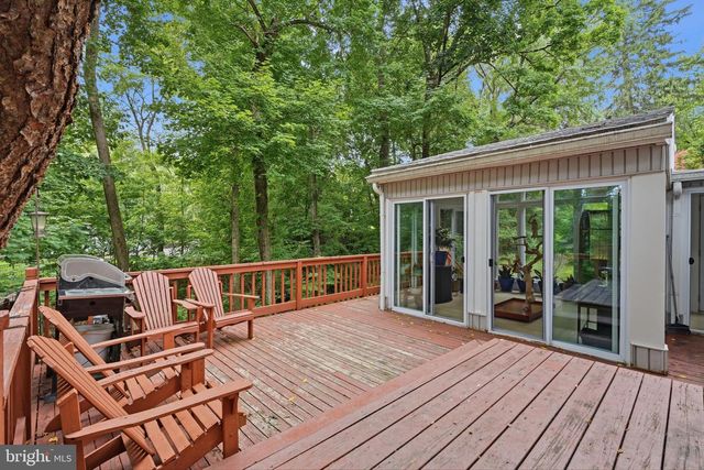 1132 LINDSAY LN, Rydal, PA 19046