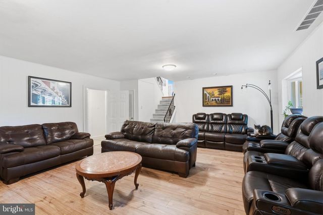 1132 LINDSAY LN, Rydal, PA 19046