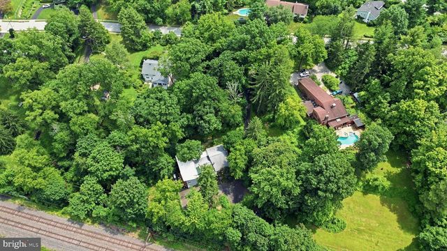 1132 LINDSAY LN, Rydal, PA 19046