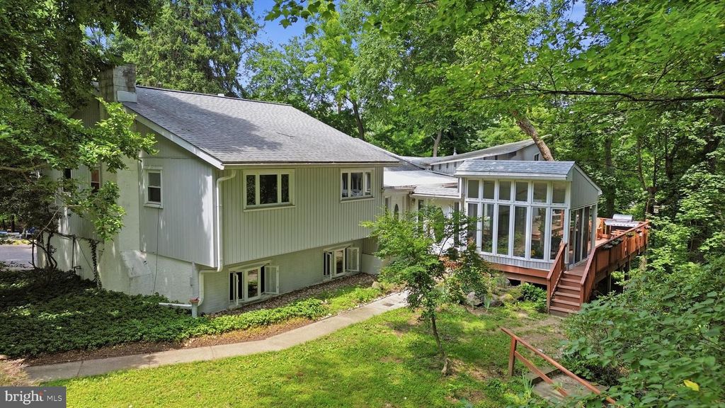 1132 LINDSAY LN, Rydal, PA 19046
