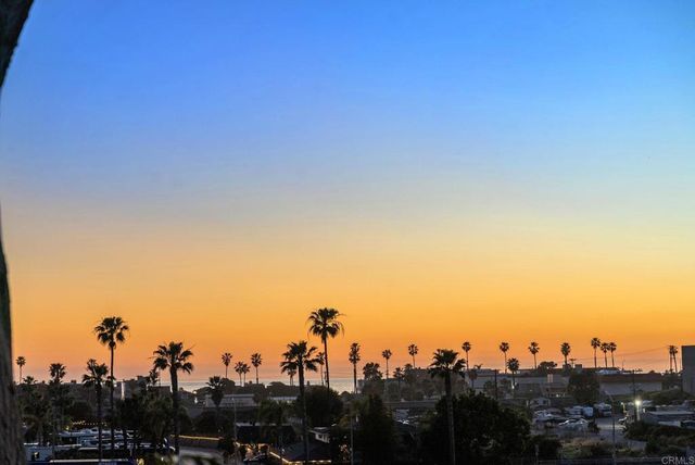 1413 La Salina, Oceanside, CA 92054