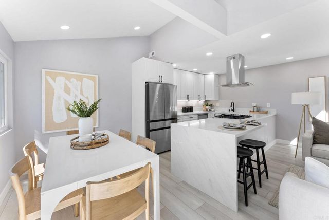 1413 La Salina, Oceanside, CA 92054