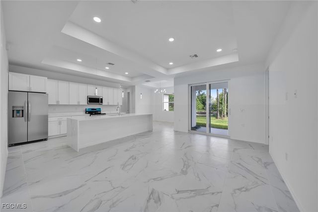 4113 19th ST SW, Lehigh Acres, FL 33976