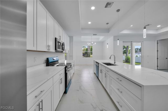 4113 19th ST SW, Lehigh Acres, FL 33976