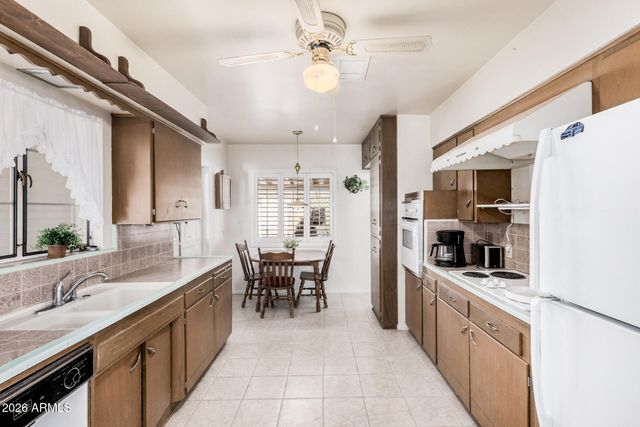 102 S CATALINA Street, Gilbert, AZ 85233