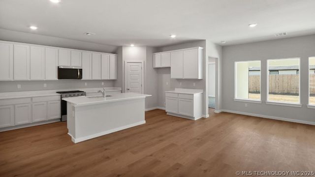 9922 E 135th Place S, Bixby, OK 74008