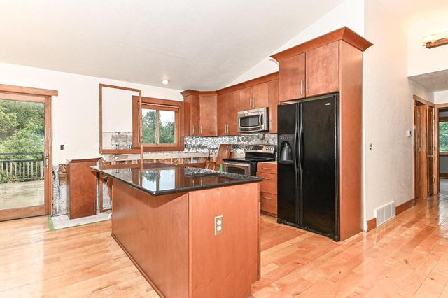 S70W19780 Thornapple COURT, Muskego, WI 53150