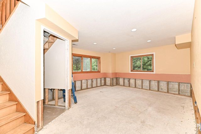 S70W19780 Thornapple COURT, Muskego, WI 53150