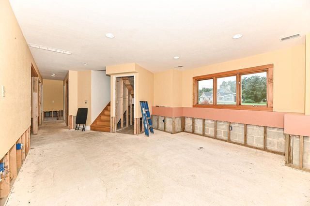 S70W19780 Thornapple COURT, Muskego, WI 53150