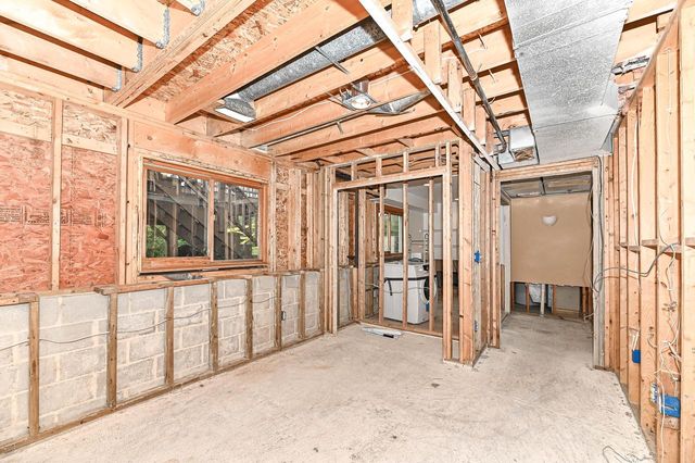 S70W19780 Thornapple COURT, Muskego, WI 53150