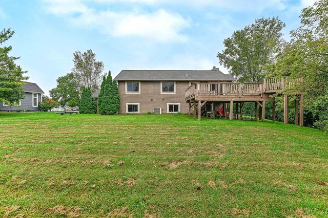 S70W19780 Thornapple COURT, Muskego, WI 53150