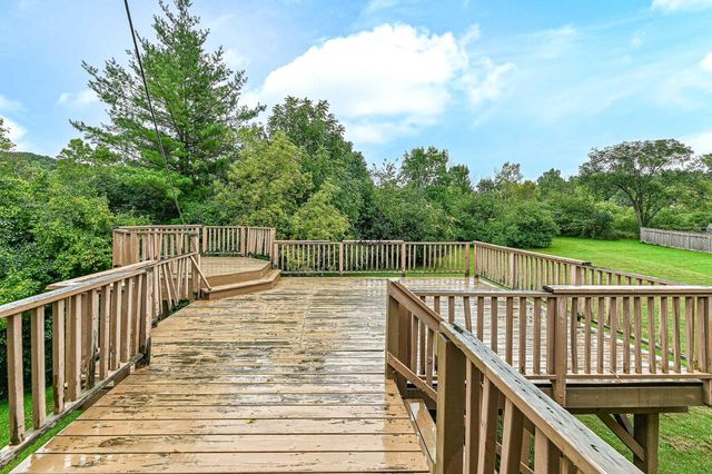S70W19780 Thornapple COURT, Muskego, WI 53150