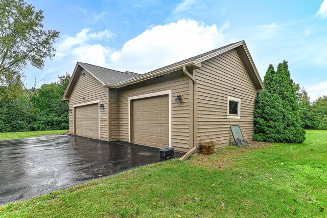 S70W19780 Thornapple COURT, Muskego, WI 53150