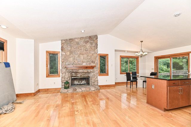 S70W19780 Thornapple COURT, Muskego, WI 53150