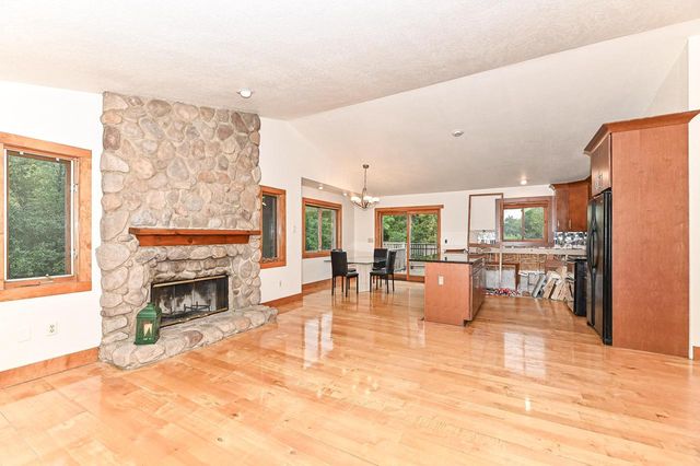 S70W19780 Thornapple COURT, Muskego, WI 53150