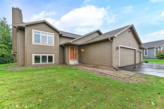 S70W19780 Thornapple COURT, Muskego, WI 53150